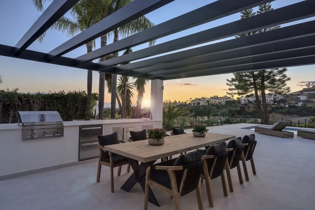 426ce396-3e9e-496b-aab7-405f55e634b8