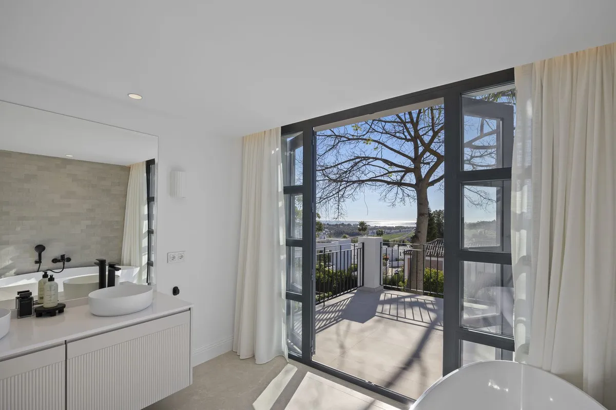 c302283f-694e-45b9-9318-51600bb8d17a