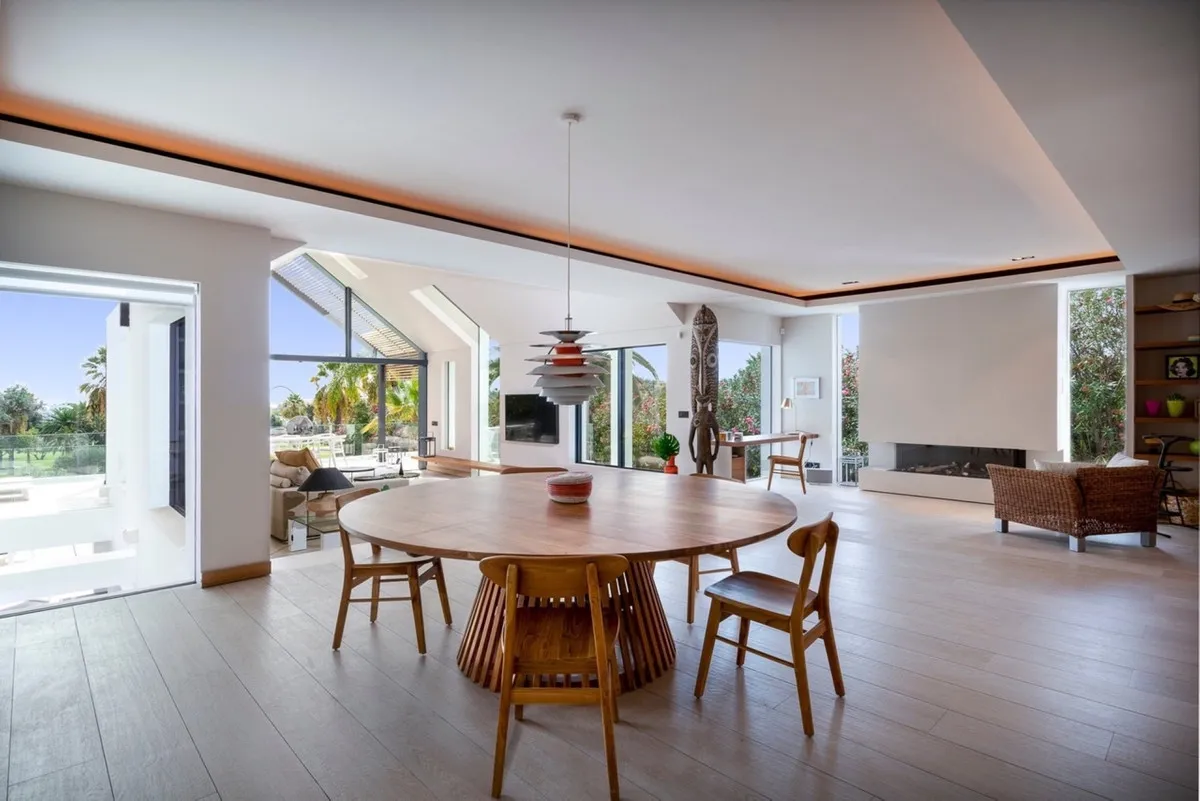 7795e086-0196-46d1-9328-f9a55befa804