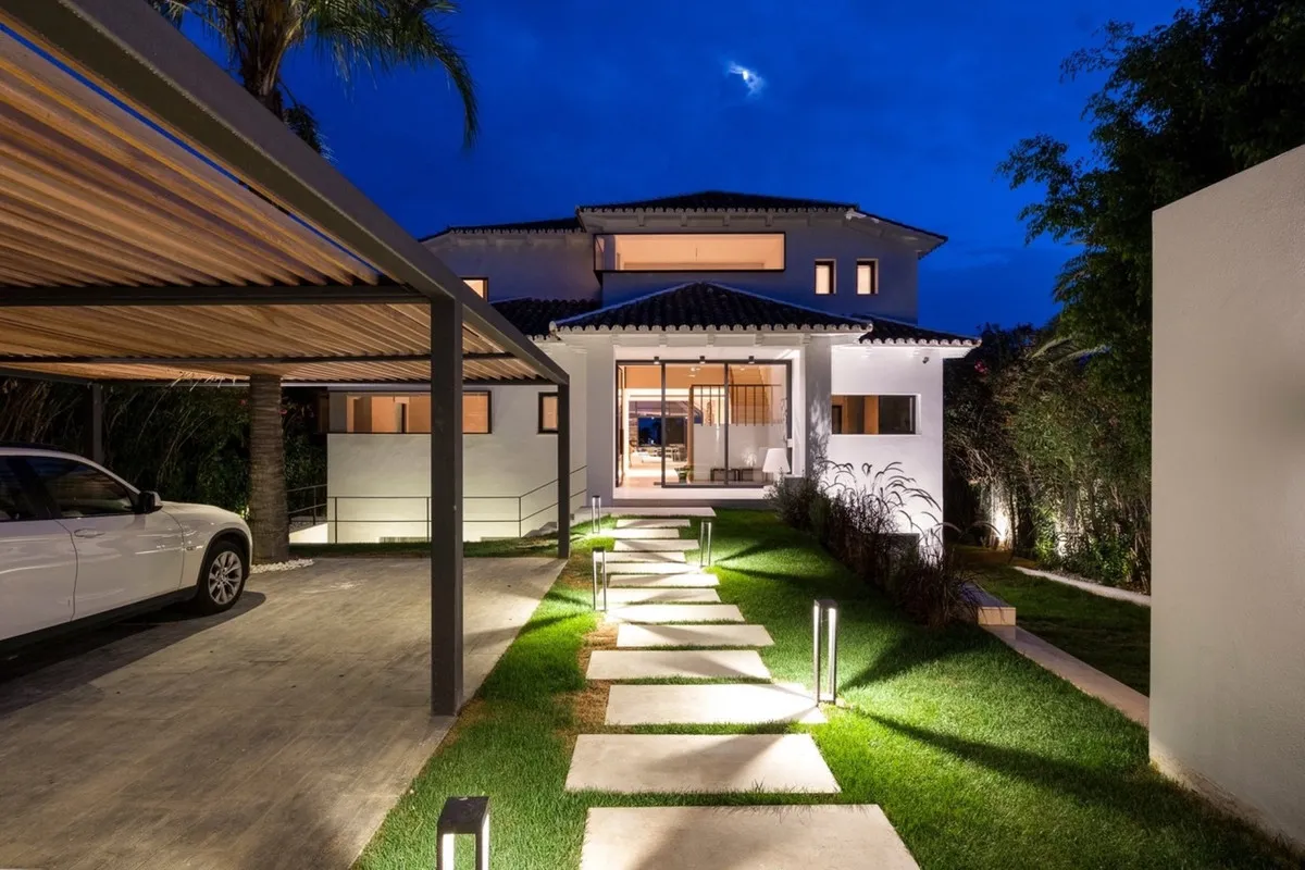 93738950-b6f2-4324-83dd-c26dac42a3e0