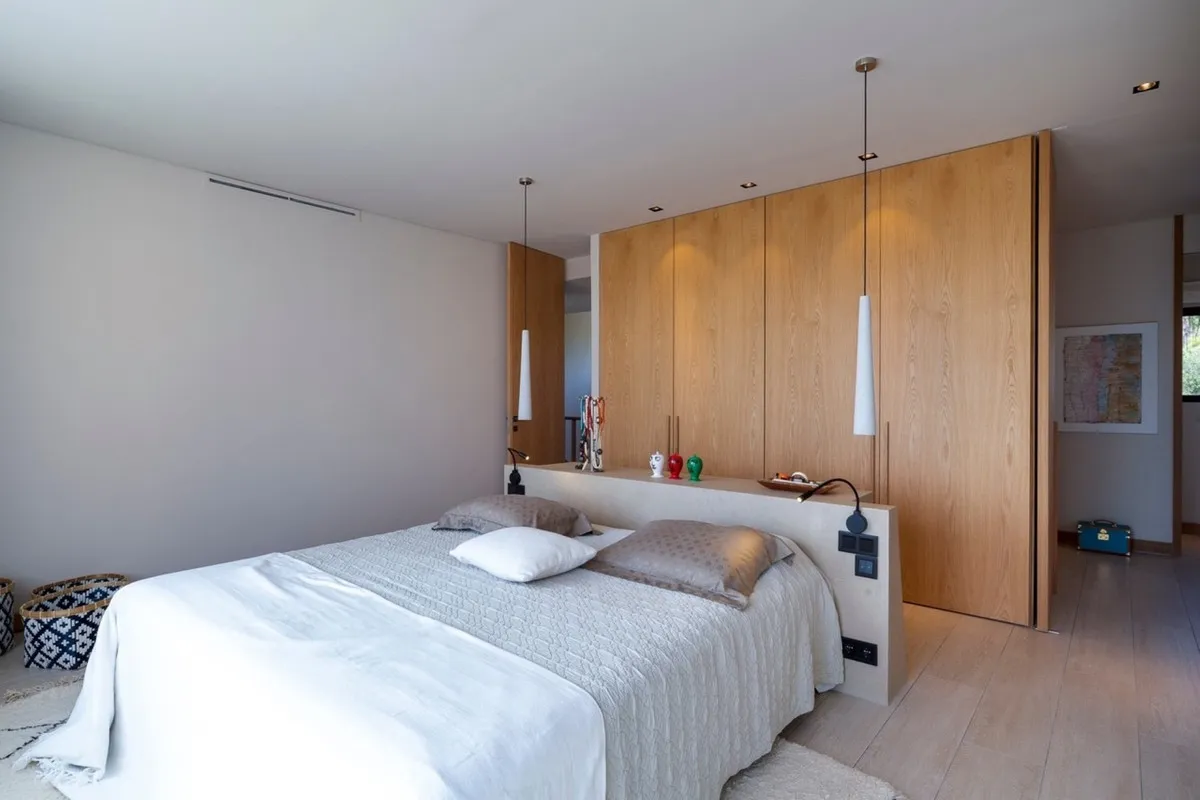 a9c210e6-c305-4923-9a62-72f2025a1f65