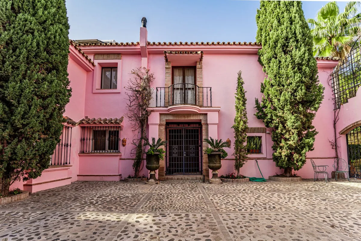 2d5b890d-d2f3-4111-b39f-abb5dd3d4596