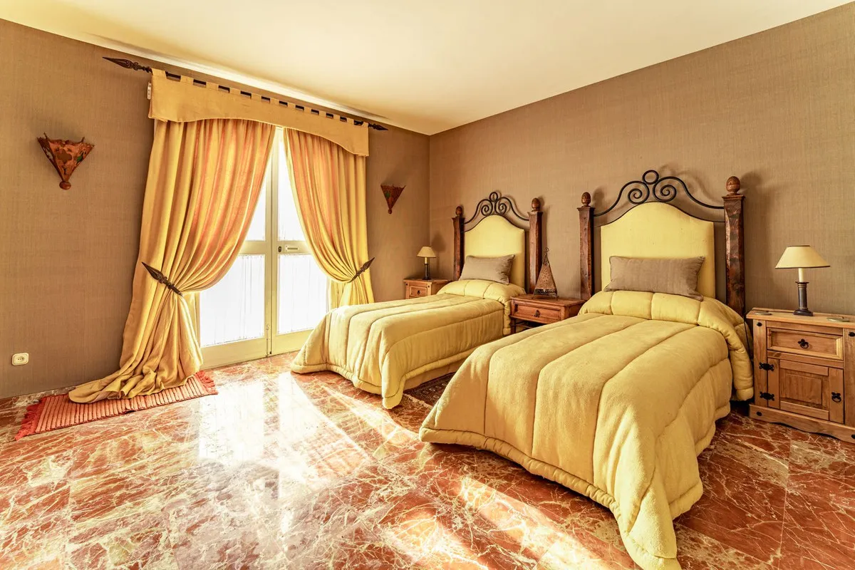 6f403de2-358a-4fef-a142-dc368237a005