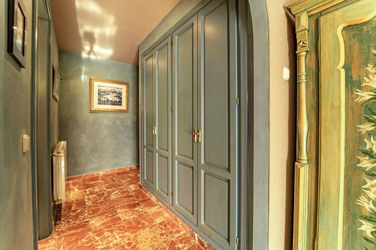 a6cc59f5-65ad-44fd-a3c5-dd2bb5d0535b