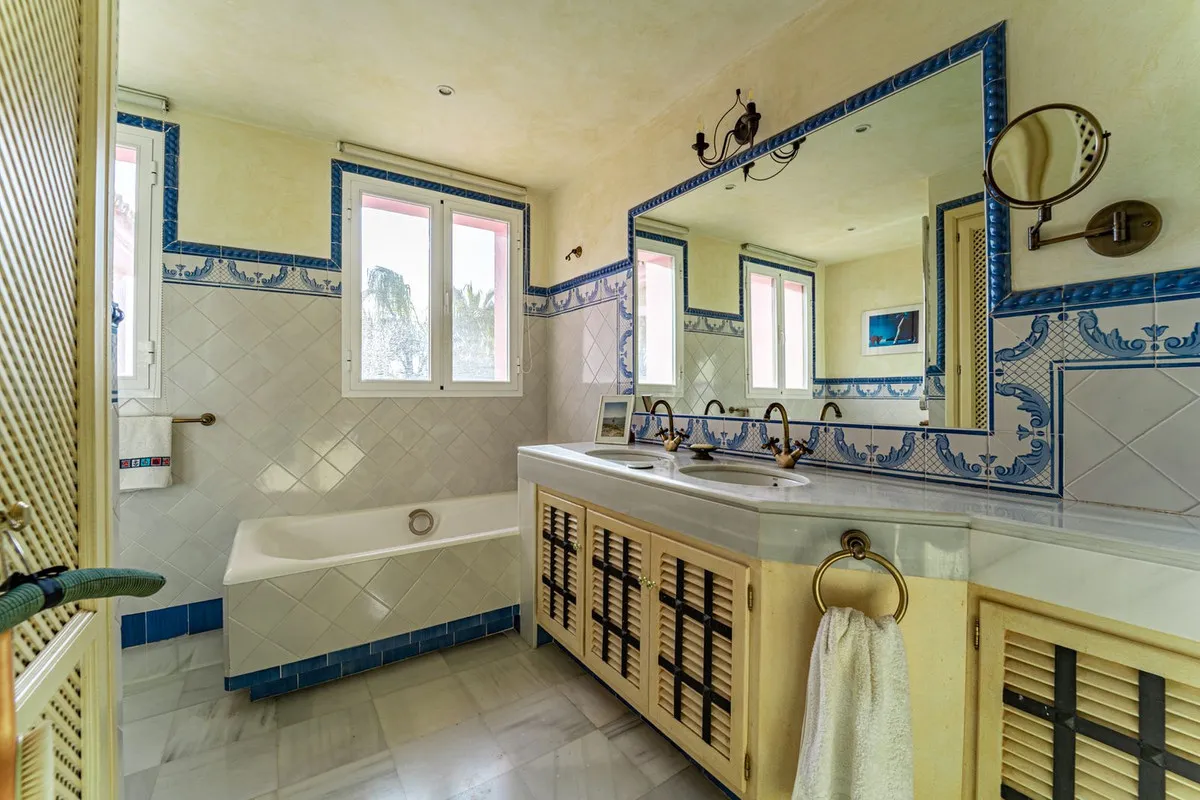 f0978a93-b29e-4be6-873e-2cbf6590762e