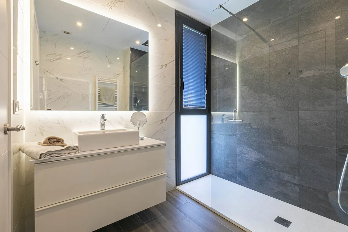 728c8b41-5572-48f3-b828-c1b6aa043cf8