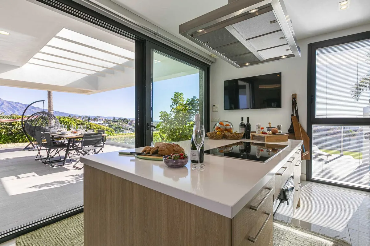 7ff64cb4-1545-44f6-acc5-10ade293393f