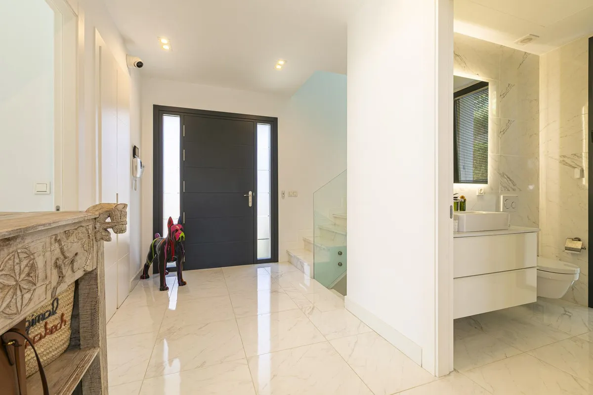 afb04c53-d68f-4e19-ae3f-1cf88a53a3c5