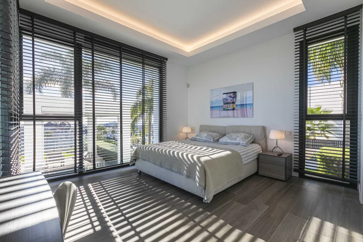 c417ce81-c2f8-4fe3-a2b3-2437310d995b