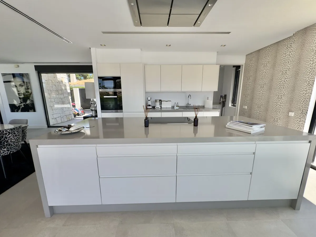 13c00702-a46c-4b41-aa48-e4b91c56276c