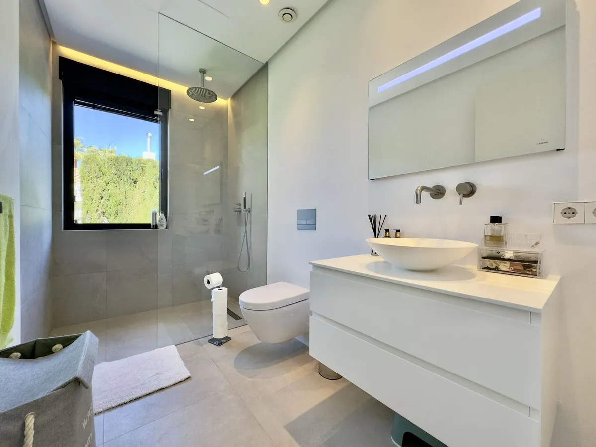 c3a3c94a-1602-4928-a893-2626817cb126