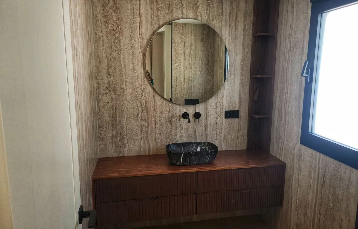 5d290b97-3dff-4c61-99ec-d3da3044c1ce