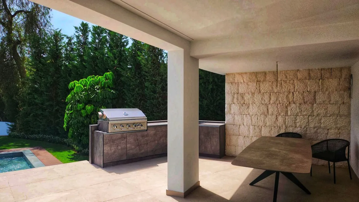 ec09e563-925d-4bef-9c0c-06ba3e9998c7