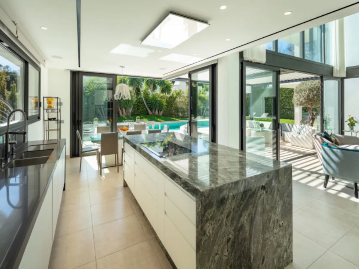 9f109824-055c-463f-b223-ddd5868f3947