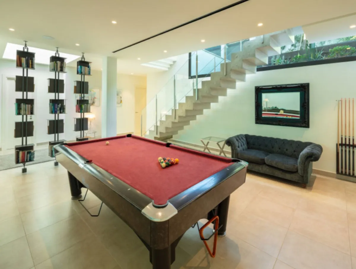 a4ce98fc-8656-4a7b-a728-93d436319d08