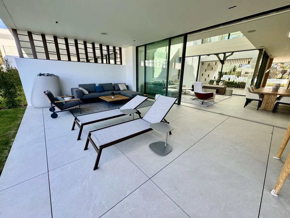 56d26e28-037f-4703-aeba-6f7a57697de1