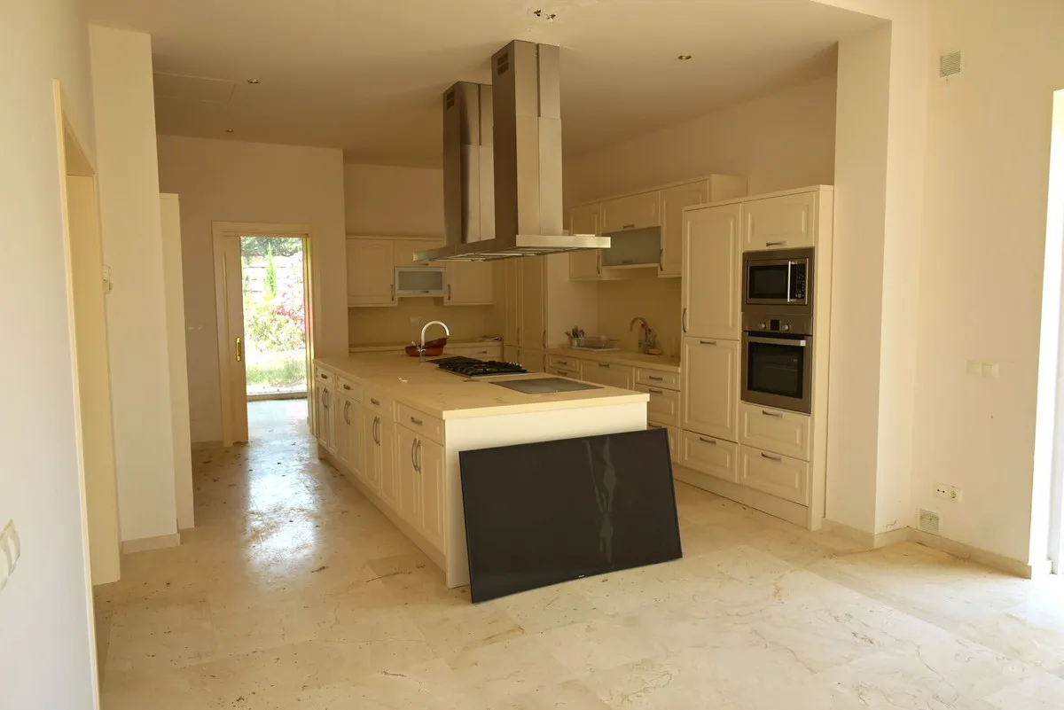 59b5e982-c92f-46a1-b38f-1b76ea205bb0