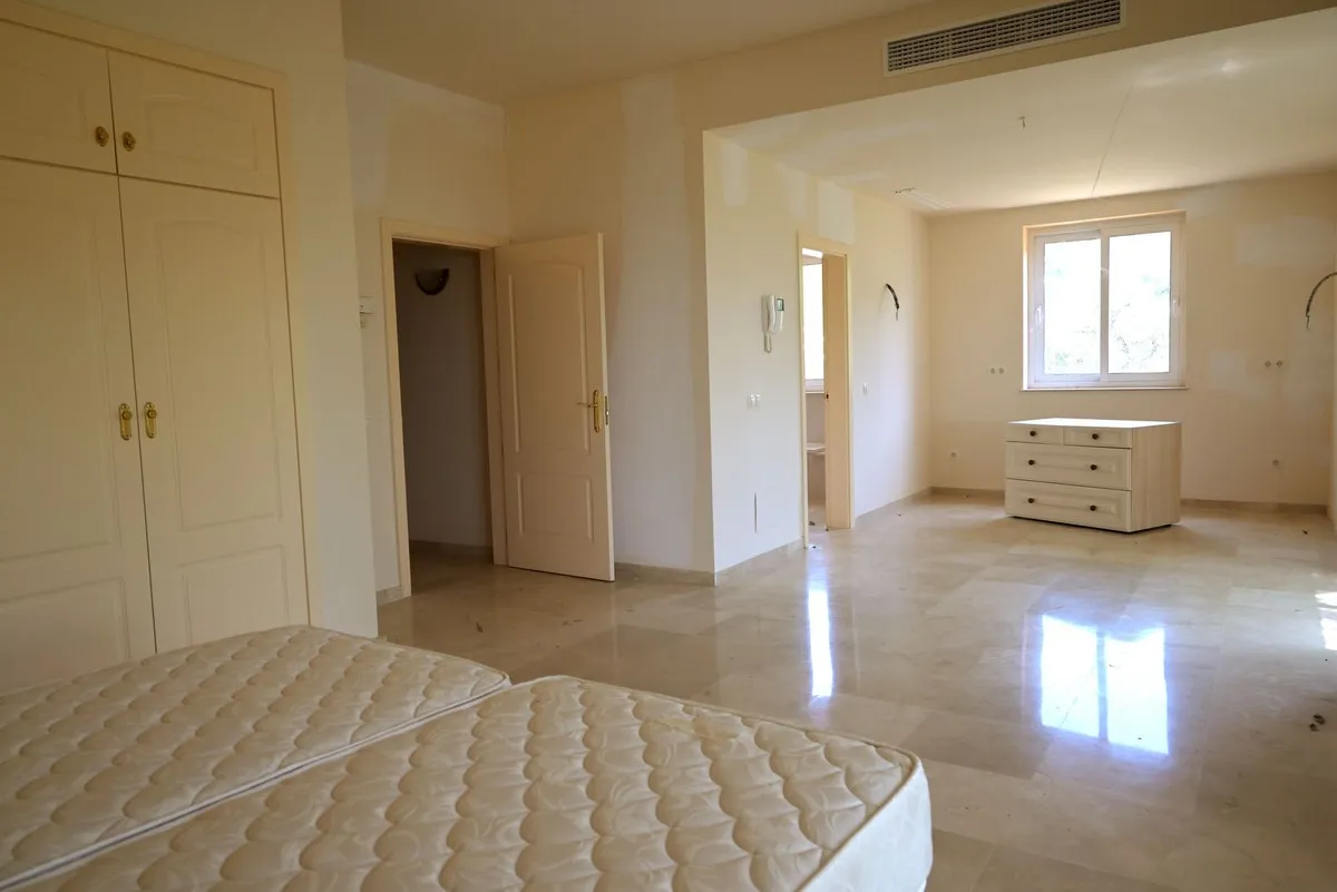 8108649b-fc49-4bb5-89f5-0688d28bbfa8