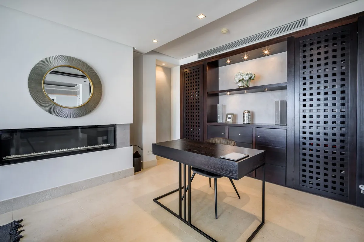 121b06c7-39b8-4e05-bdb6-beabac3ef7eb