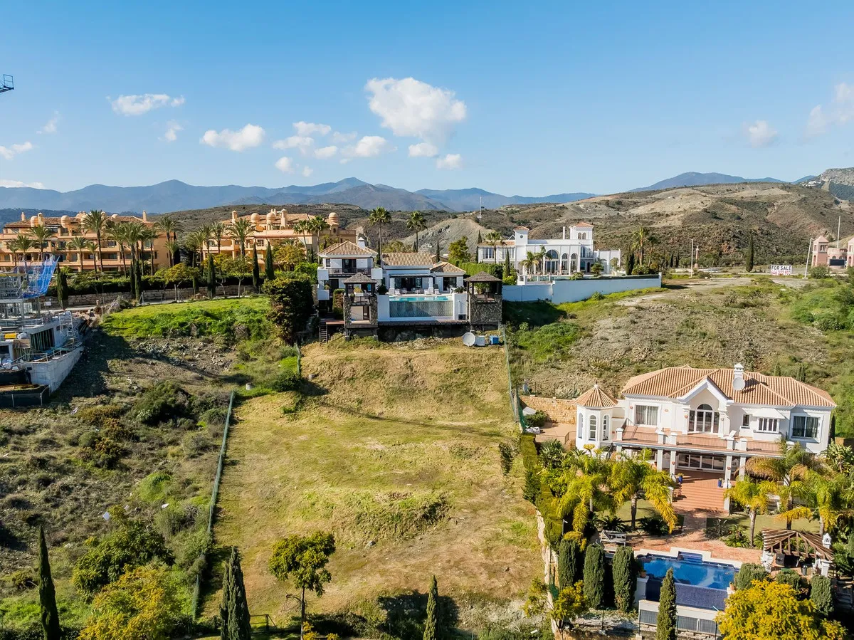 a63f7925-3c9d-4ad7-b09e-2748c3436bae