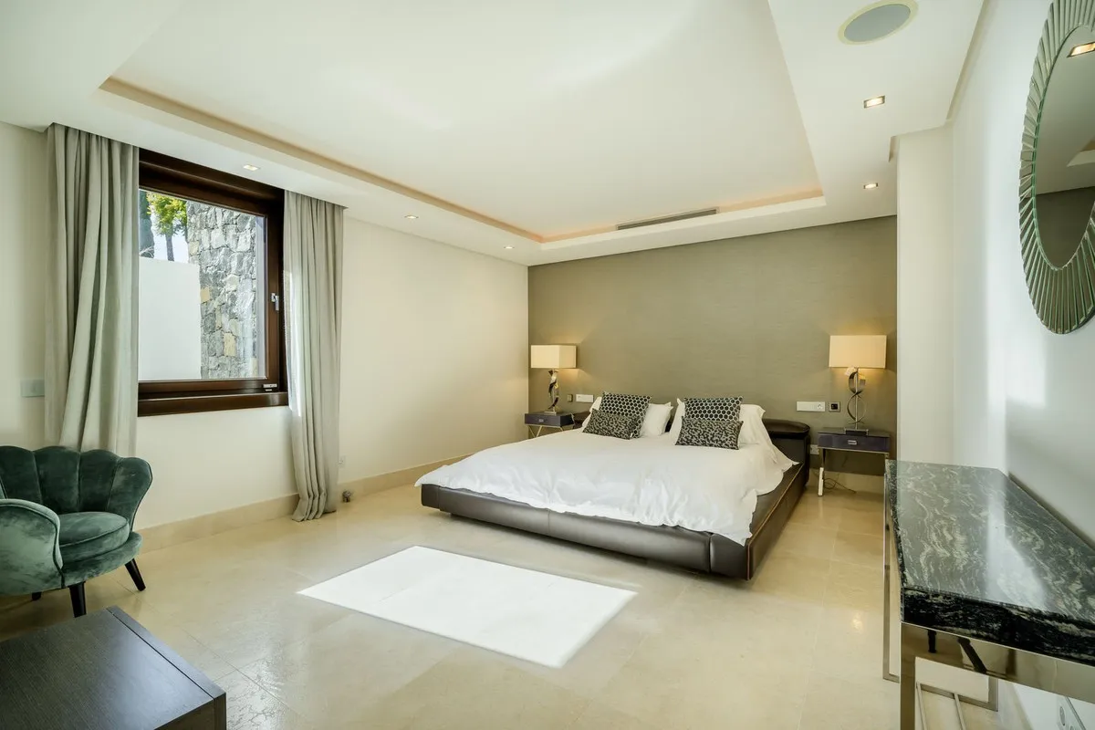 b64f12df-0a48-45eb-ab72-67932337322f