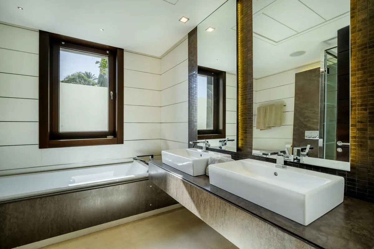 e9e28ff2-cd48-4cb6-925e-22790fe93dd4