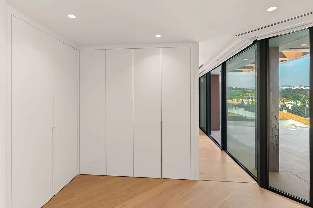 2522b53b-0008-4f82-bbec-ce4825447d92