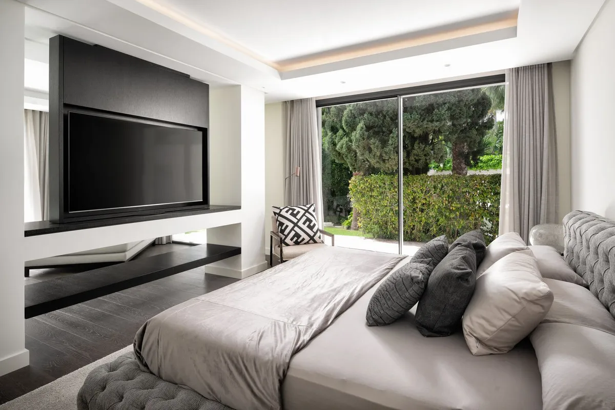 7555b383-9fe8-4a9e-9a3b-ff35d4d411c4