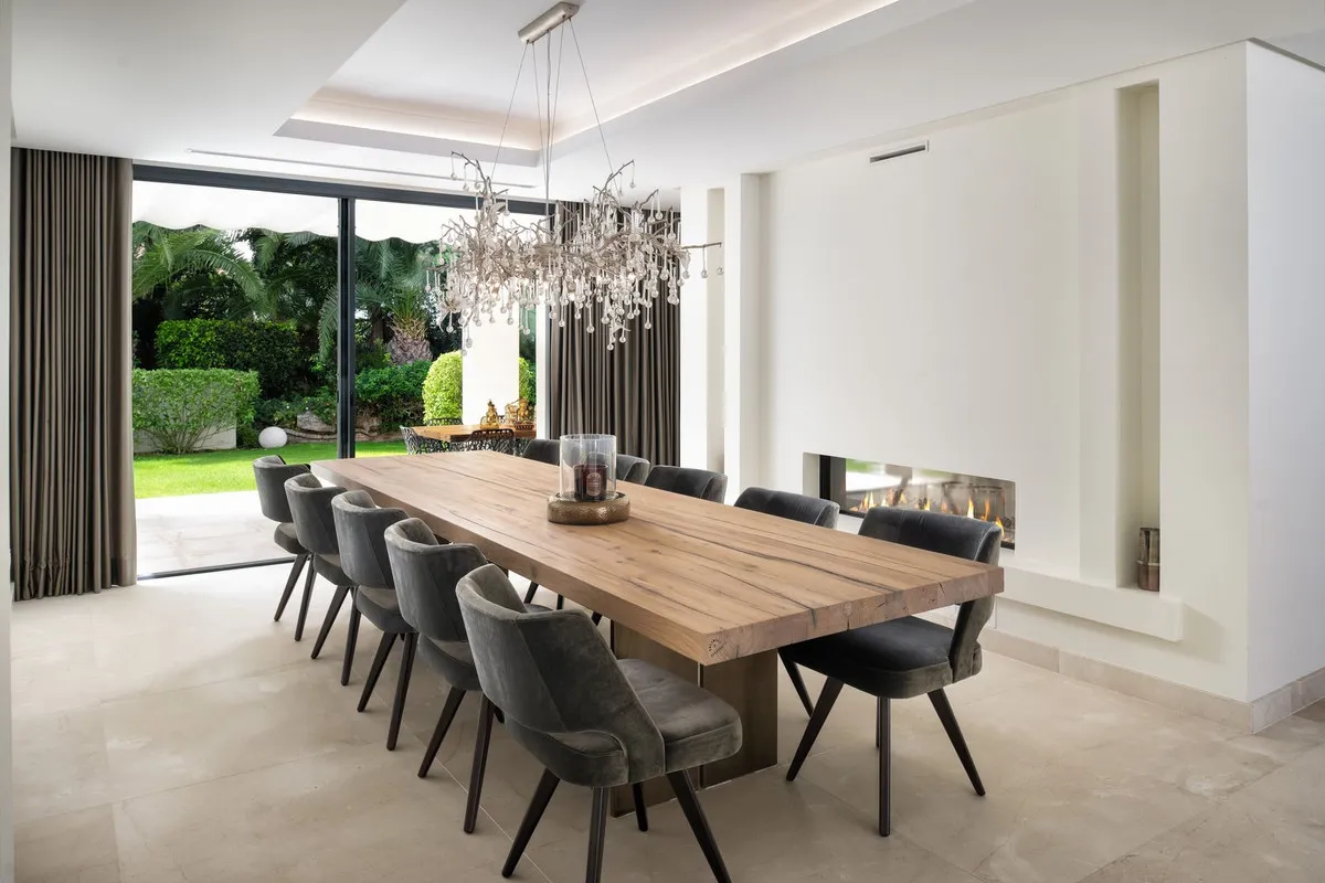 cdb80704-c8a5-43a7-a0e8-23e71668f070