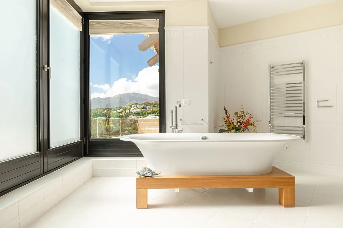 88ace9c9-86f6-40bc-9979-80f08ca933e9