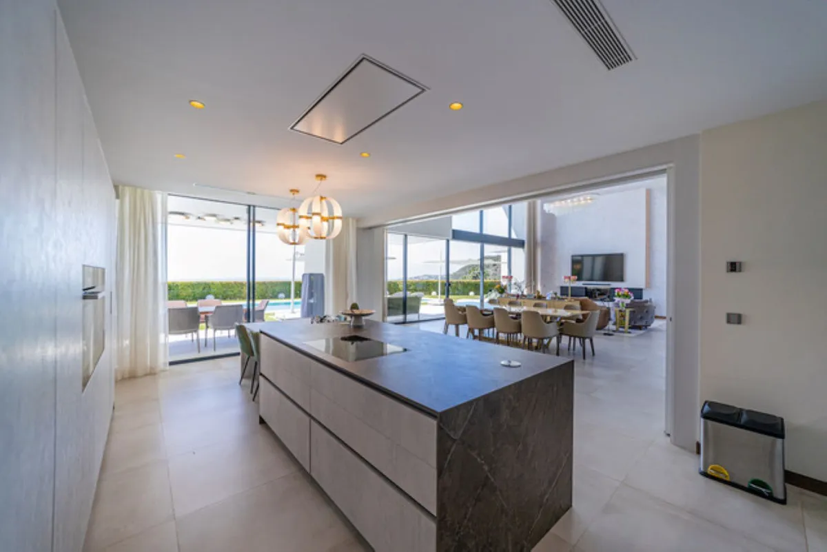 541e4a1d-fcf4-4c59-9935-b2de25f7d408