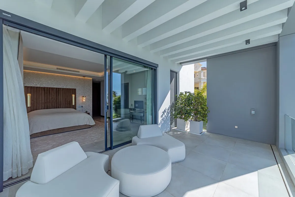 2d492b5a-35b1-45e1-a020-a86b711e0544