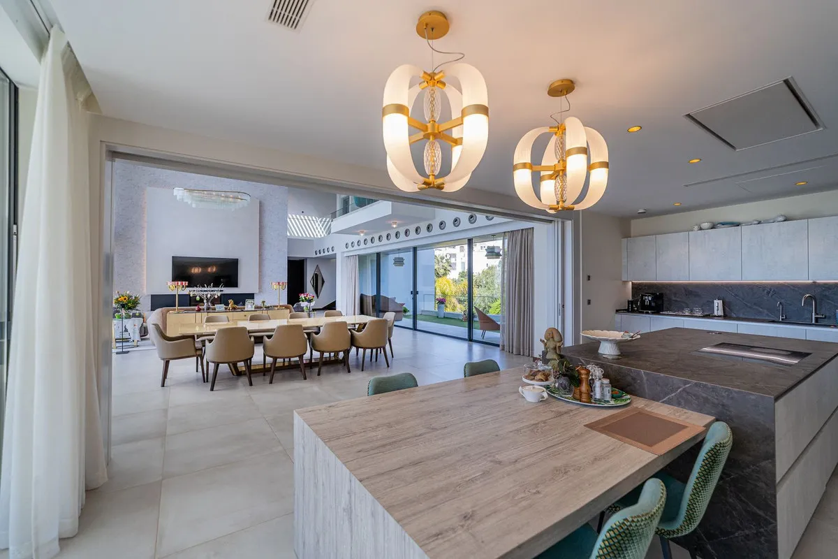 b37f68f4-91d4-4ca8-ade7-27269de2b049