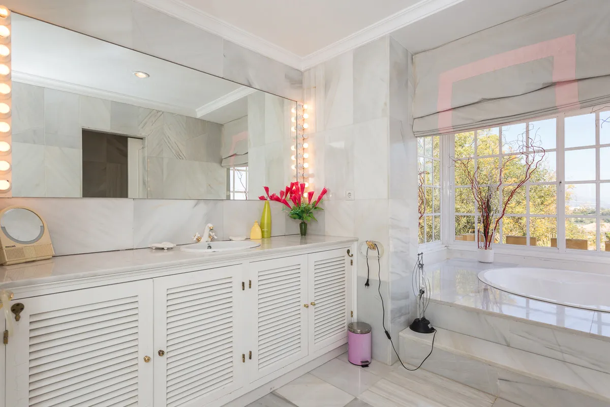 ea96b849-a72c-4166-980e-f181b71c7b67