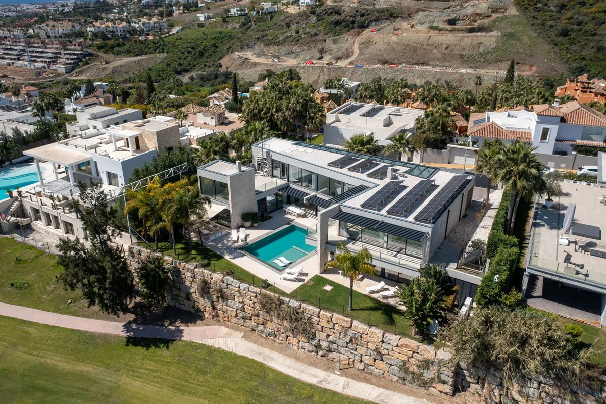 1fb5f513-4c71-4784-ac6c-fde026e0e698