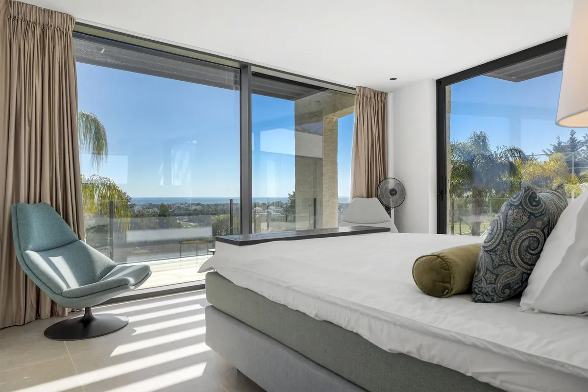 6163d685-1499-4c6b-8bb5-760f7bc13e90