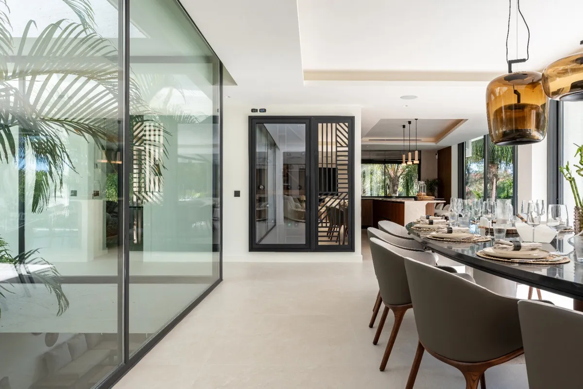 d27c940e-61cc-413e-adc8-7ecfeea7a92e