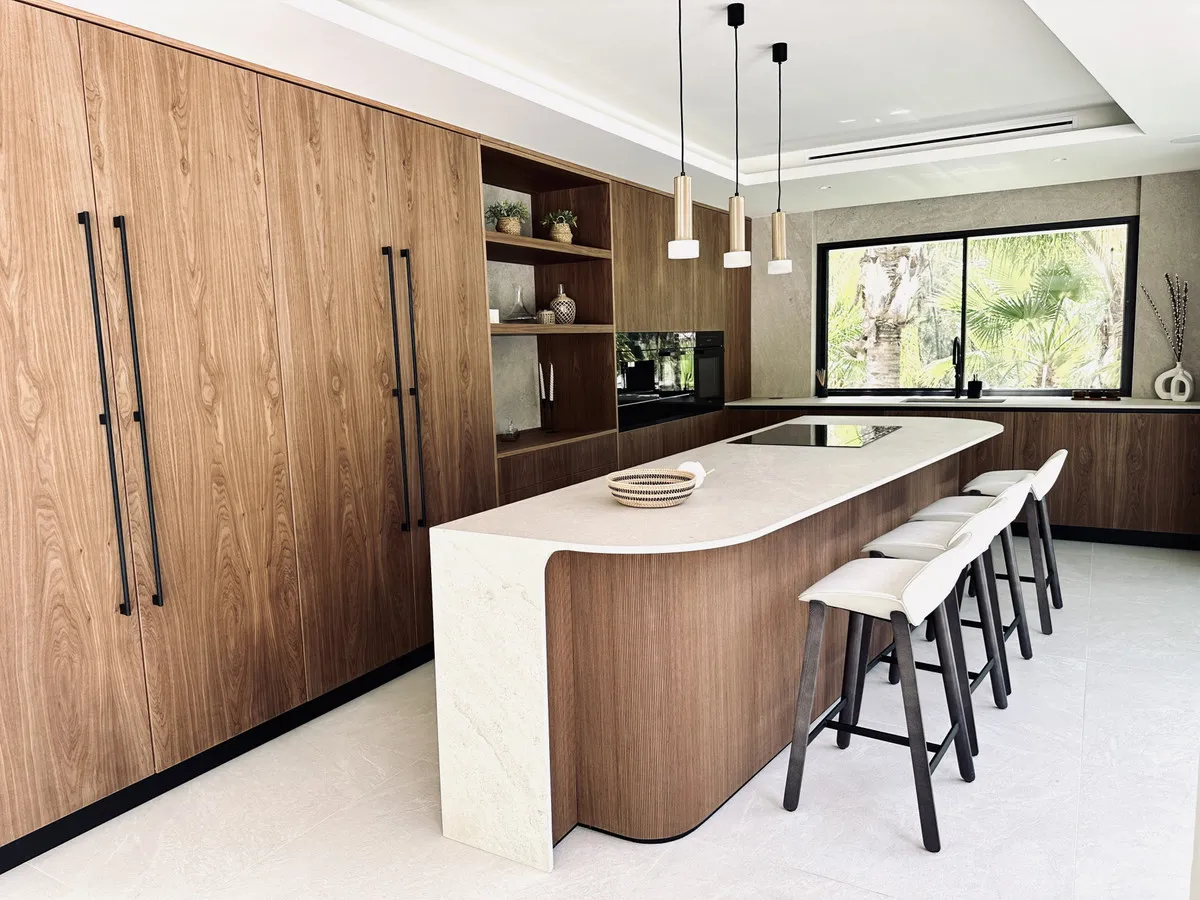 d2de8e69-943f-484f-82da-19783f8a86a1