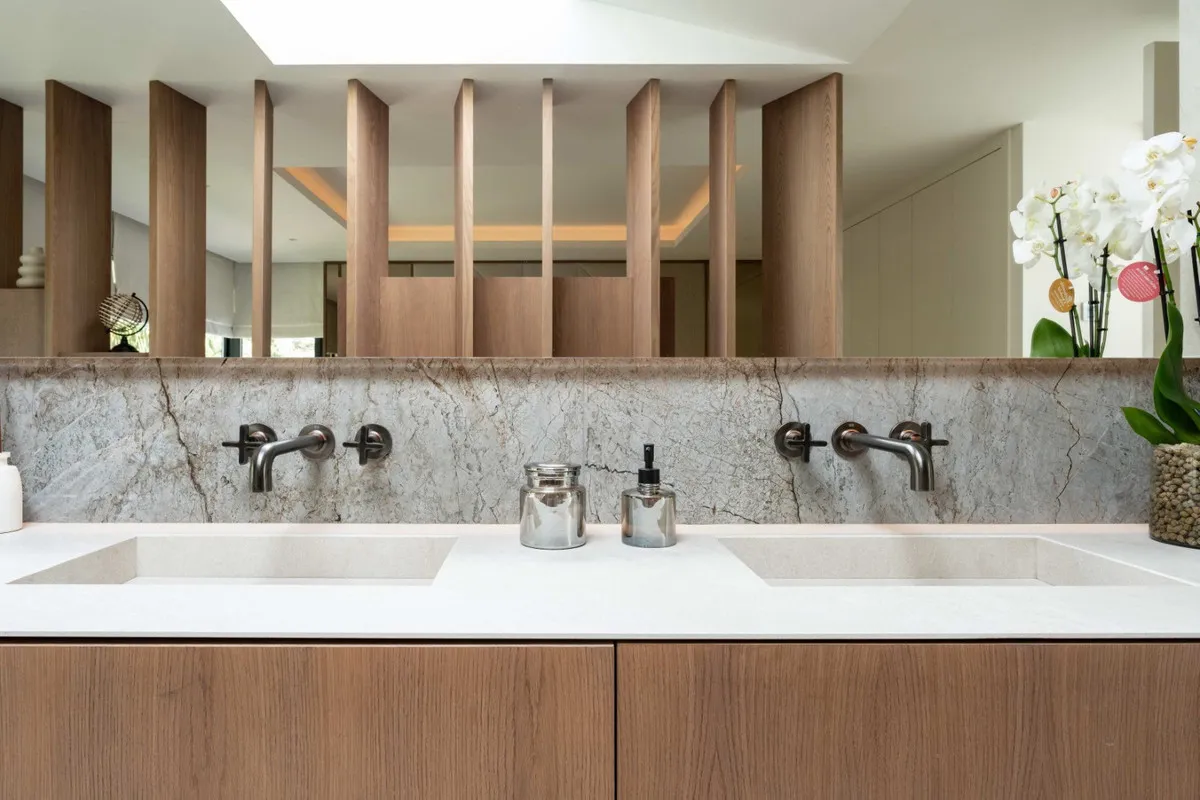 e7751a3a-d171-46f3-9b0e-b1292f8cf7dd