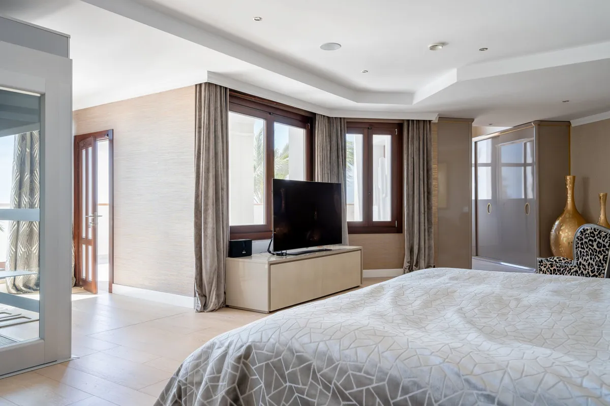 001d12fd-5e72-48ba-adc4-e6e291590dd1