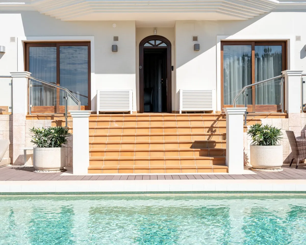 330db6b2-bab6-4195-81dc-be1668faa33e