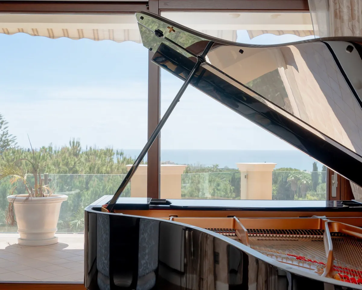 9bb39cec-1c91-43a5-90df-424e8e2a84a6