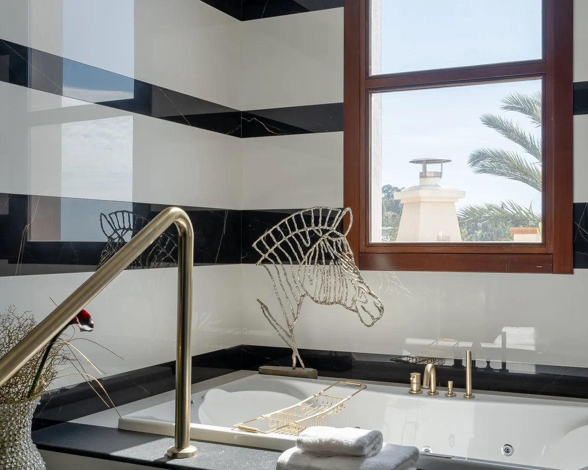 9bdf6367-92aa-4f9c-8c10-fa09bb523f2f