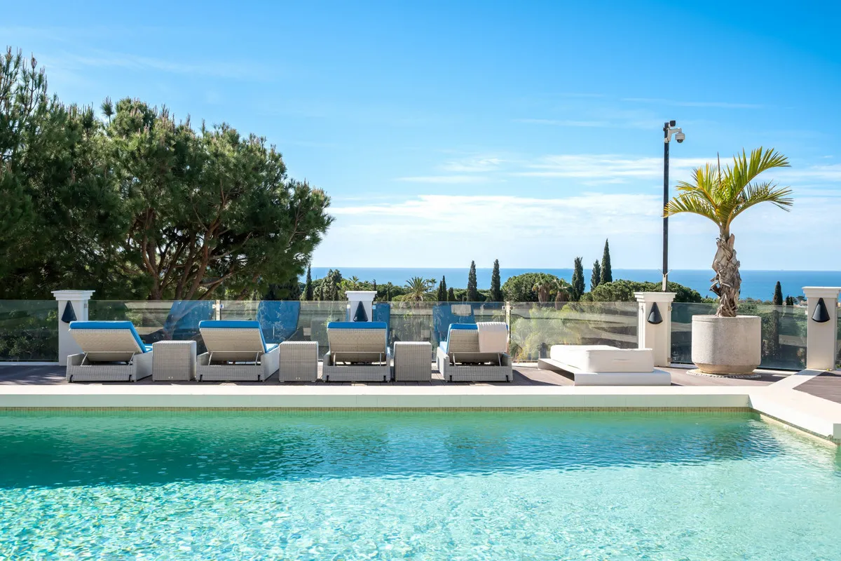 dc689287-fbb5-4836-ab98-d5ff907561e3