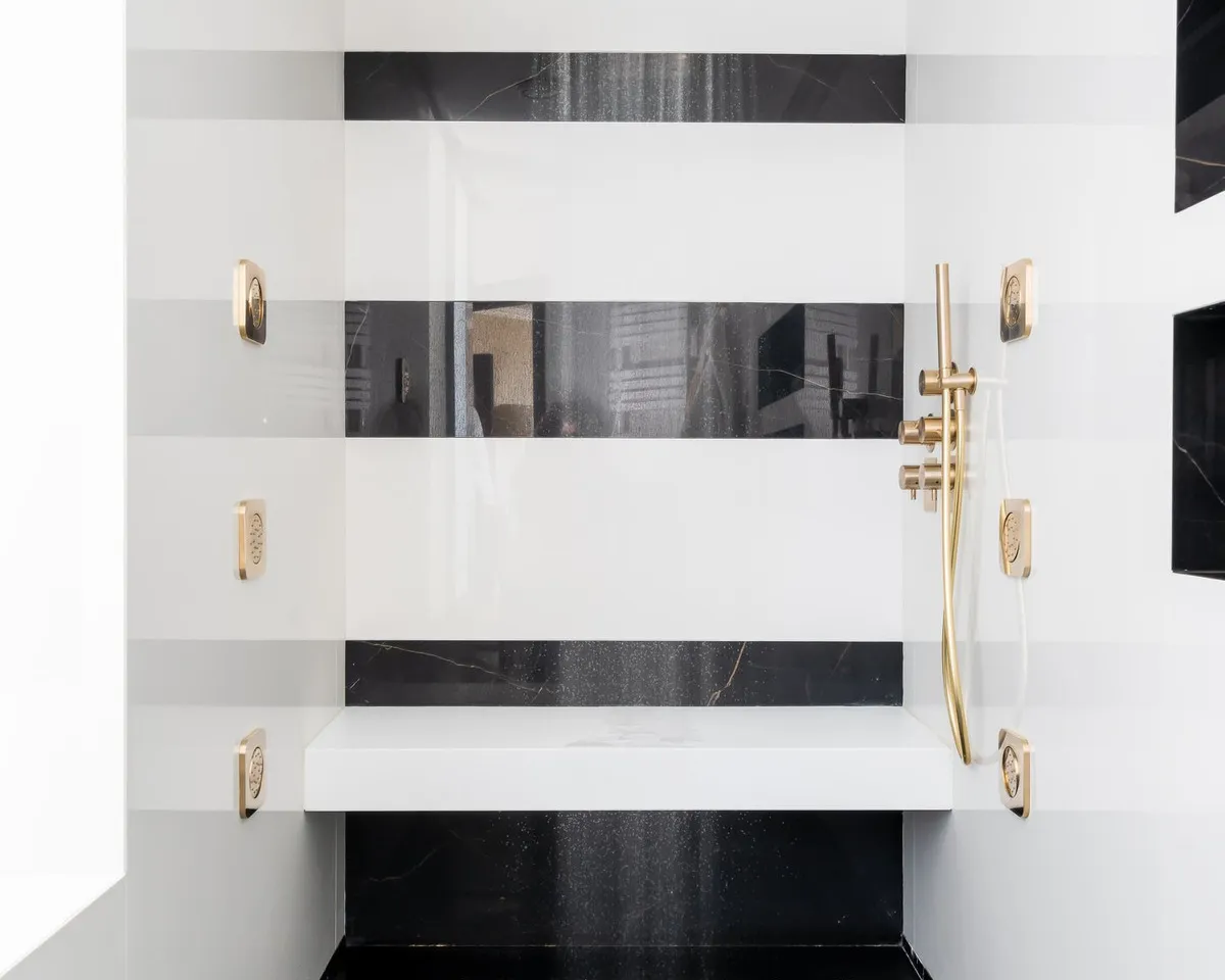 e240ce86-e0f8-484c-aebe-782ef4828360