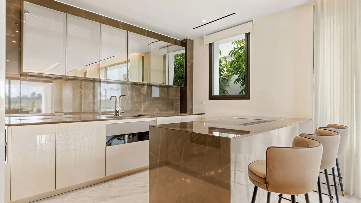 67bff440-762c-48e1-9e84-6dd5c1bb2348