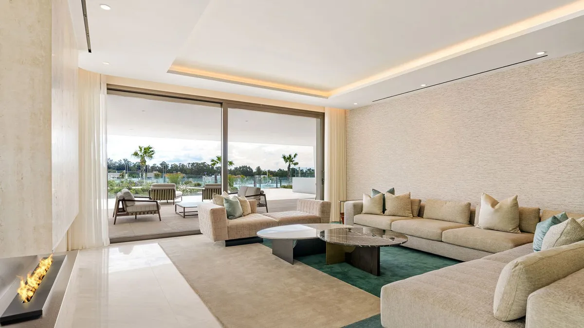 f9273a5c-4e6a-44cc-b1e7-4fbde090c6e3