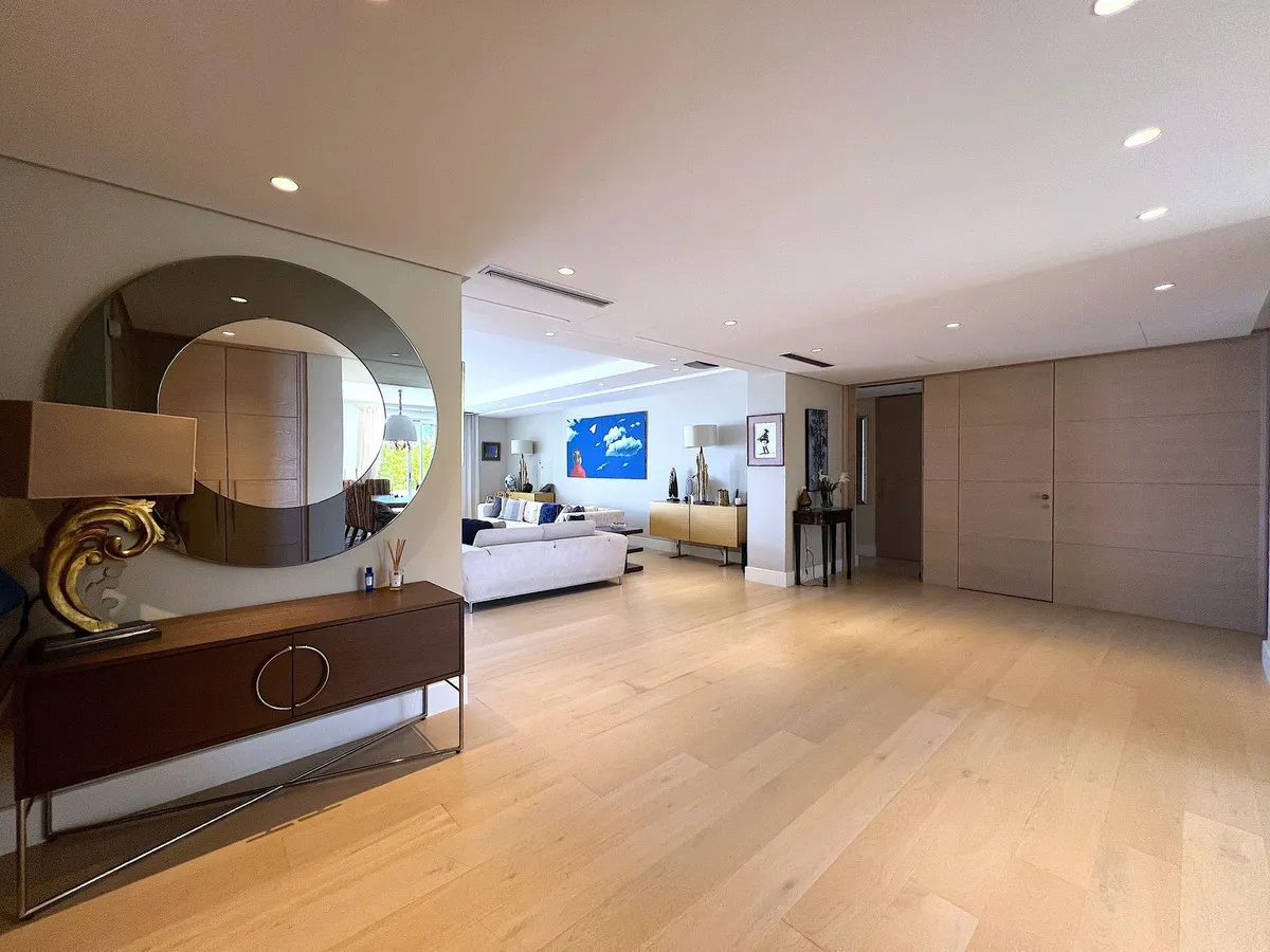 0badf2ee-ee11-4247-8a4d-e610fcf22df8