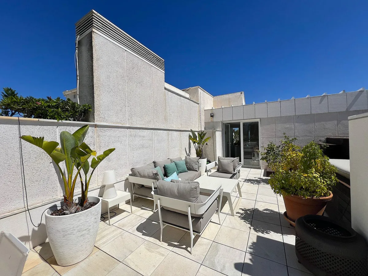 8cb8b941-6107-4a32-b1e4-b75b7b516dc6