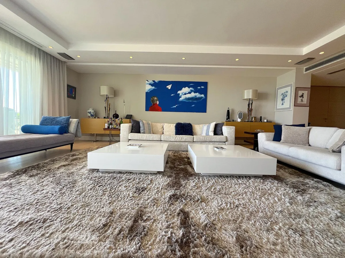 a70f57d9-b375-4dca-8747-8a581d1332b8